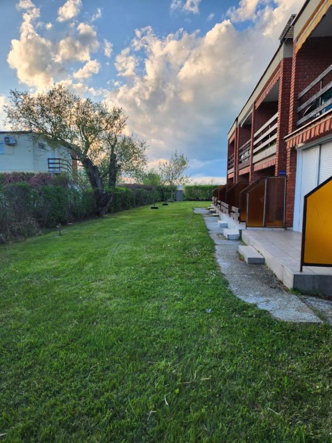 Balatonic Apartman Zamárdi Екстериор снимка