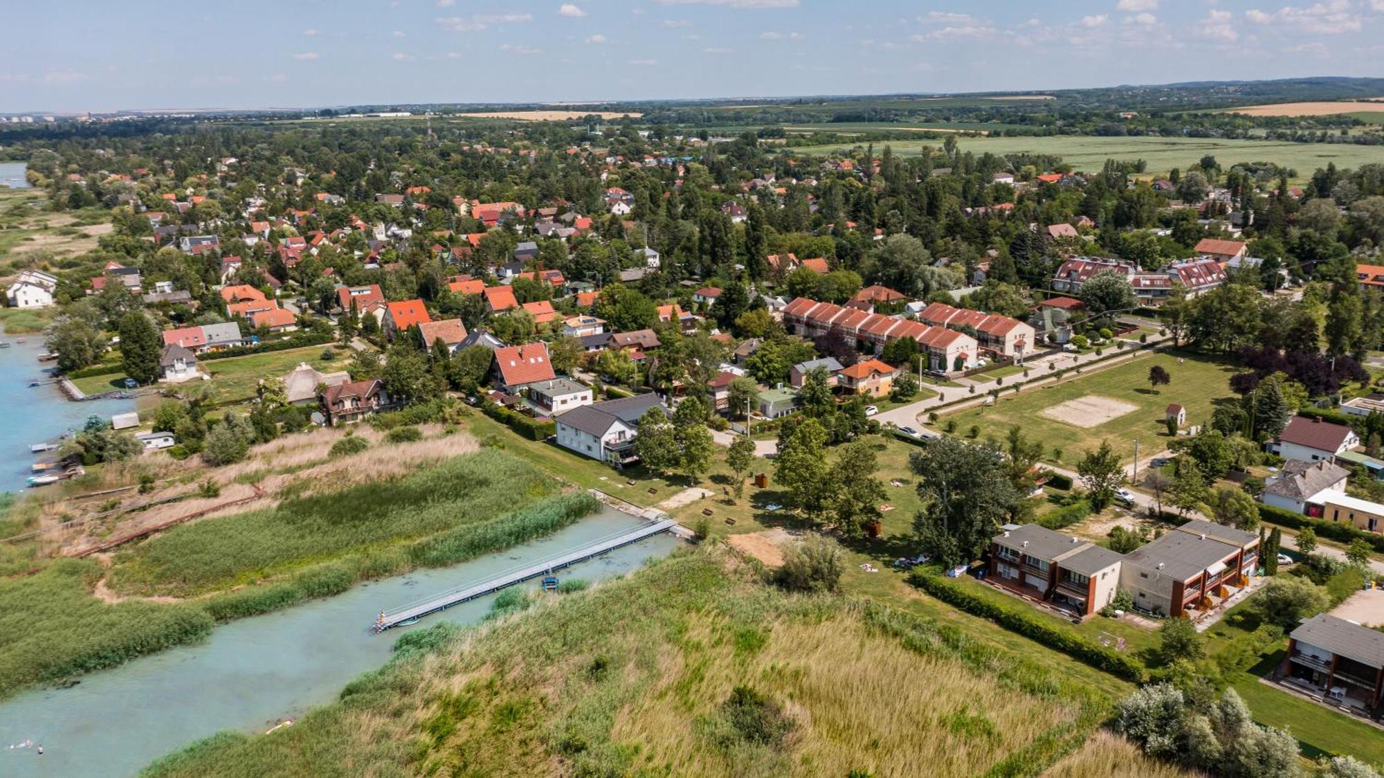 Balatonic Apartman Zamárdi Екстериор снимка