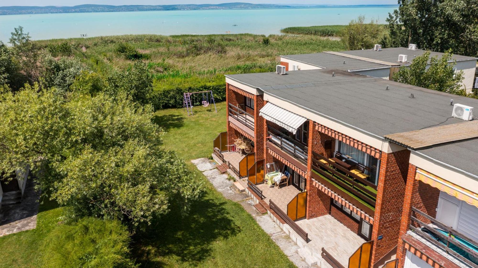 Balatonic Apartman Zamárdi Екстериор снимка